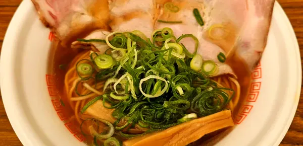 ラーメンEXPO 2025 らーめんダイニング庵（群馬）のShoyu ramen with a large sheet of pork chashu