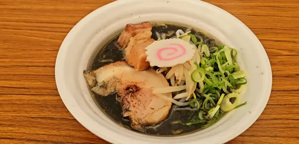 ラーメンEXPO 2025 麺屋 虎鉄（北海道）のBlack (burnt-soy) ramen from Hokkaido