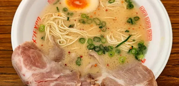 ラーメンEXPO 2025 モヒカンらーめん（福岡）の極上豚骨 本気の窯焼きチャーシュー