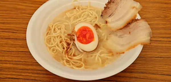 ラーメンEXPO 2025 麺匠大阪らーめん しおじん（大阪）のOsaka shio (salt) ramen with pork belly and egg
