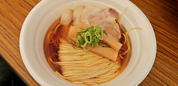 ラーメンEXPO 2025 寿製麺よしかわ（埼玉）のClear shoyu ramen with thin straight noodles